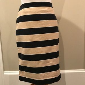 🌟Preppy tan/black striped skirt from Loft